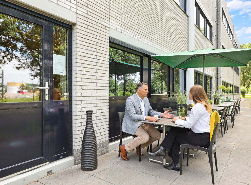 ADD Business Point Utrecht restaurant buiten.PNG